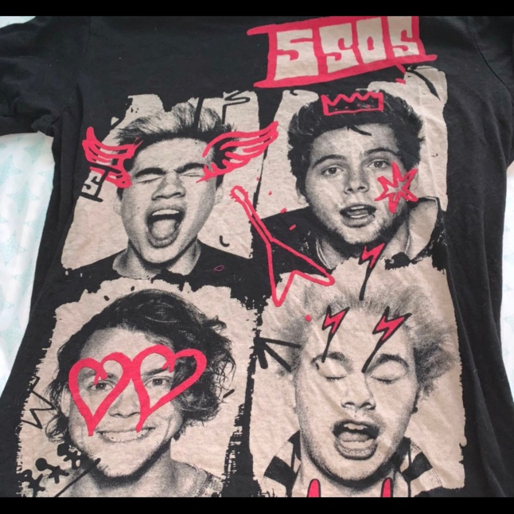 5SOS shirt